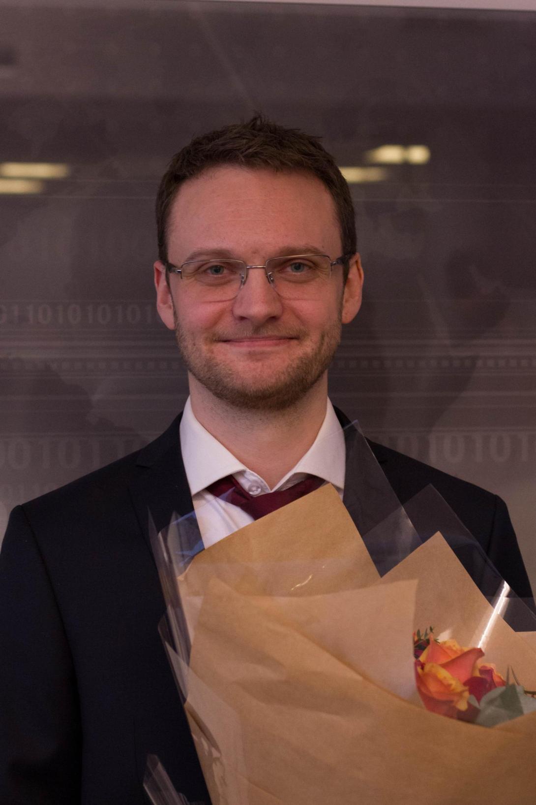 Kristoffer Robin Stokke successfully defended his PhD